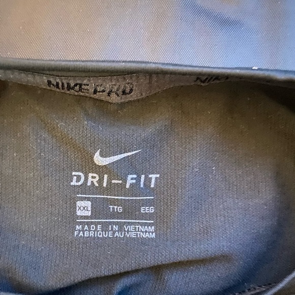 NIKE Dri fit crop top - Picture 3 of 3